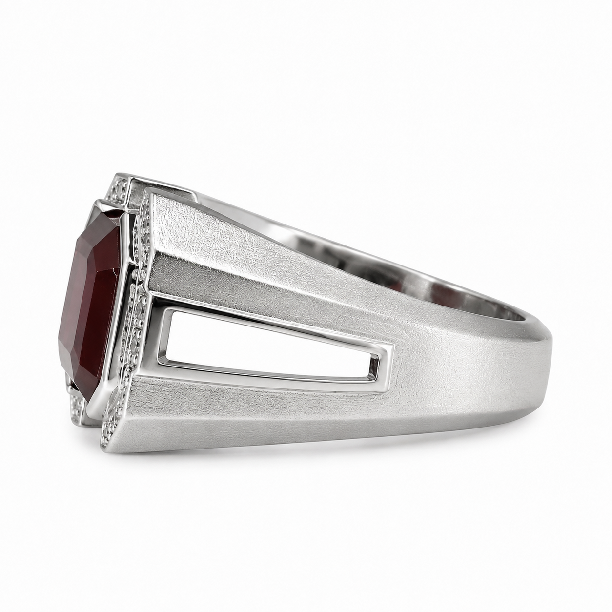 Carnelian - red chalcedony & Diamonds