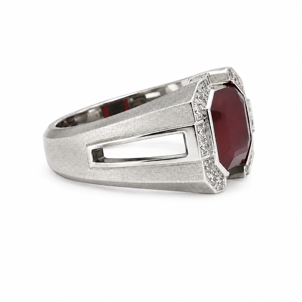 Carnelian - red chalcedony & Diamonds